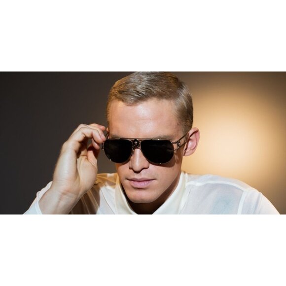 New VERSACE Gold Aviator VE2225 1002/87 Sunglasses Women - Picture 4 of 6